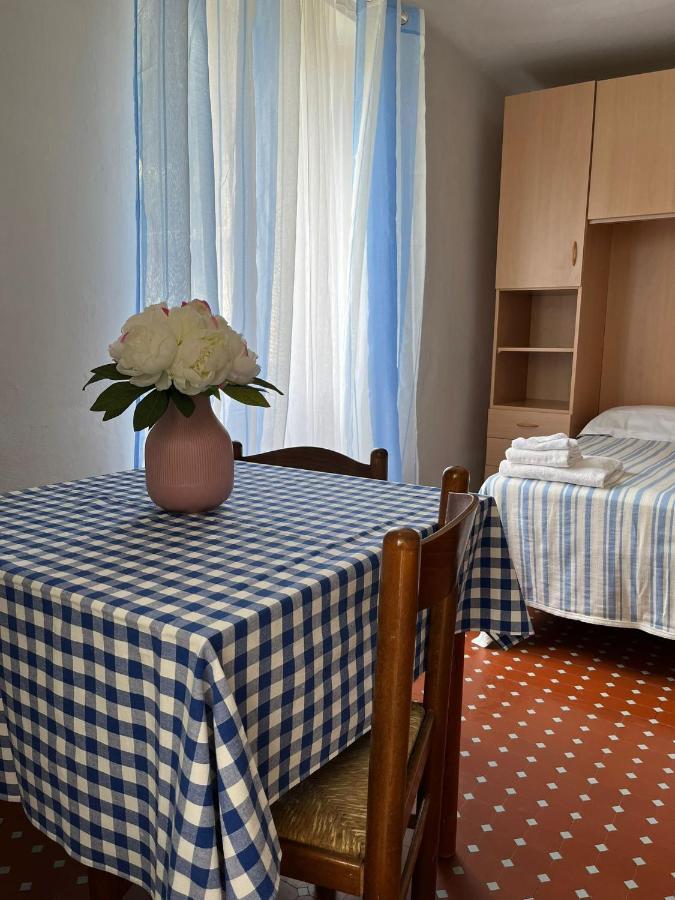 Casa Violetta Bed & Breakfast Marina di Massa Luaran gambar