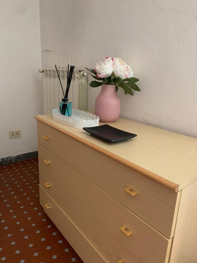 Casa Violetta Bed & Breakfast Marina di Massa Luaran gambar
