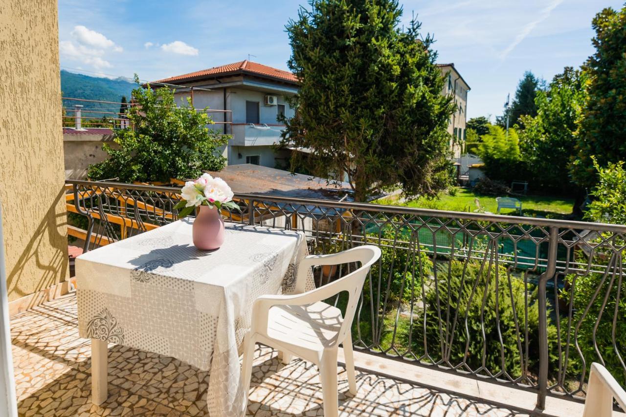 Casa Violetta Bed & Breakfast Marina di Massa Luaran gambar