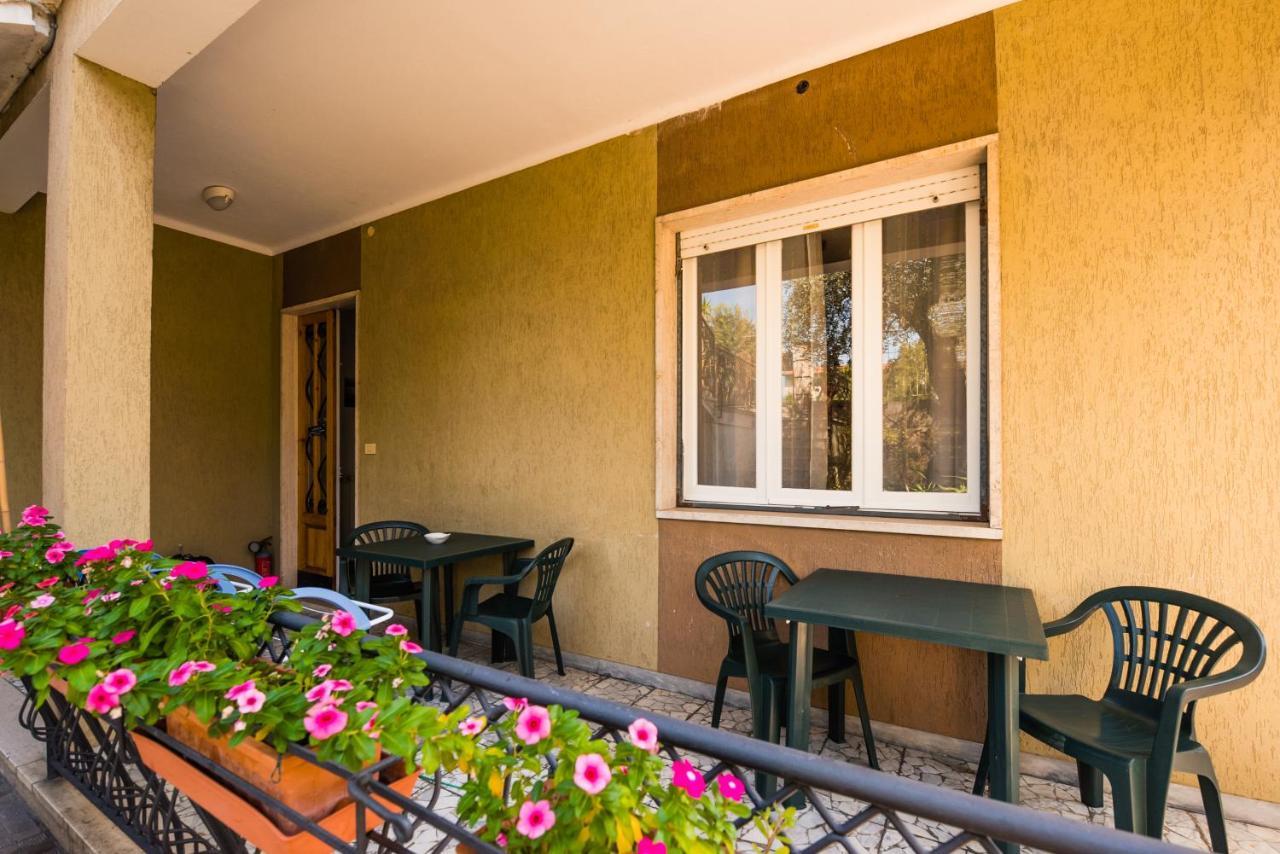 Casa Violetta Bed & Breakfast Marina di Massa Luaran gambar