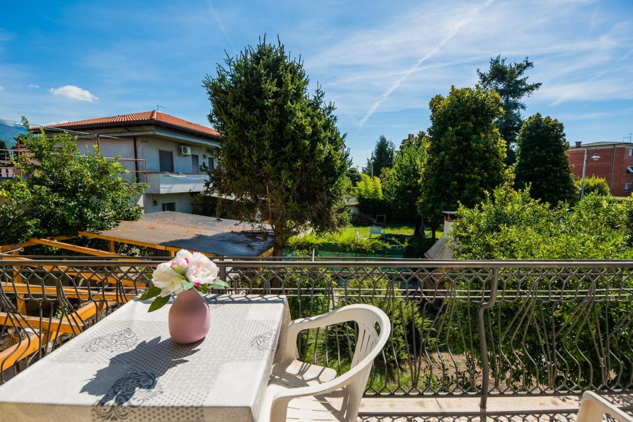 Casa Violetta Bed & Breakfast Marina di Massa Luaran gambar